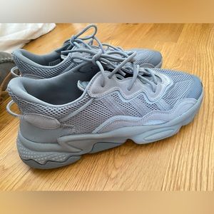 Adidas OZWEEGO shoes